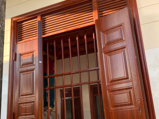 Cửa thép vân gỗ có bền không?